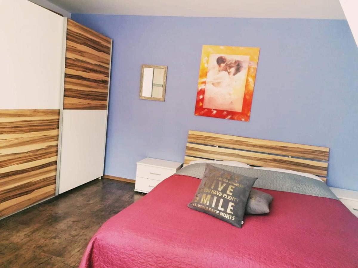 Apartmany Pri Auparku ปิเอชตานี ภายนอก รูปภาพ