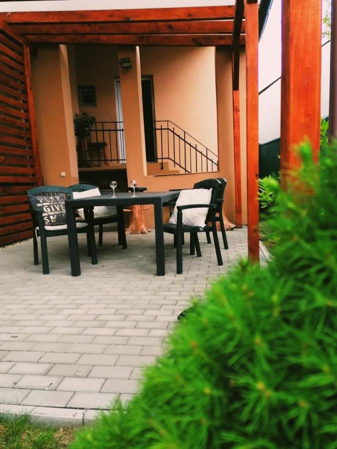 Apartmany Pri Auparku ปิเอชตานี ภายนอก รูปภาพ