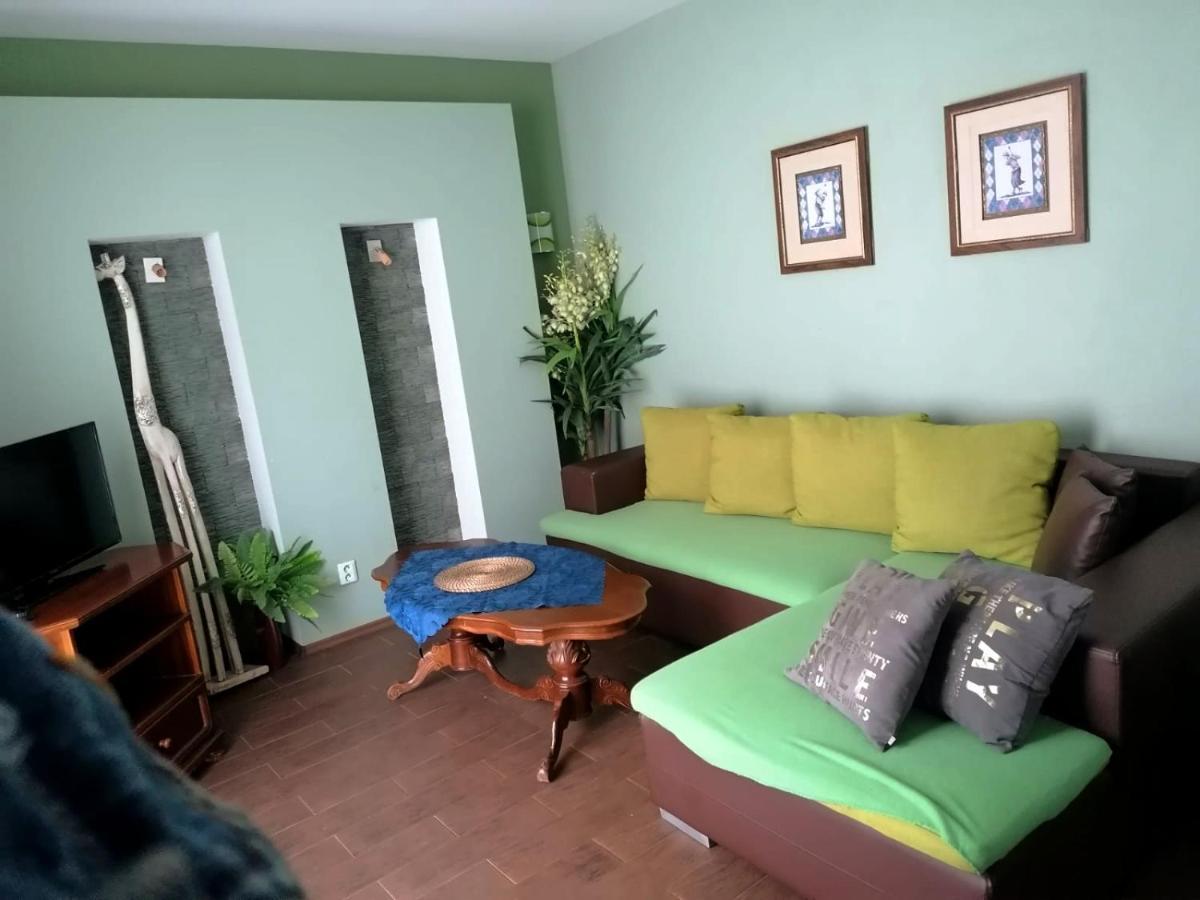 Apartmany Pri Auparku ปิเอชตานี ภายนอก รูปภาพ