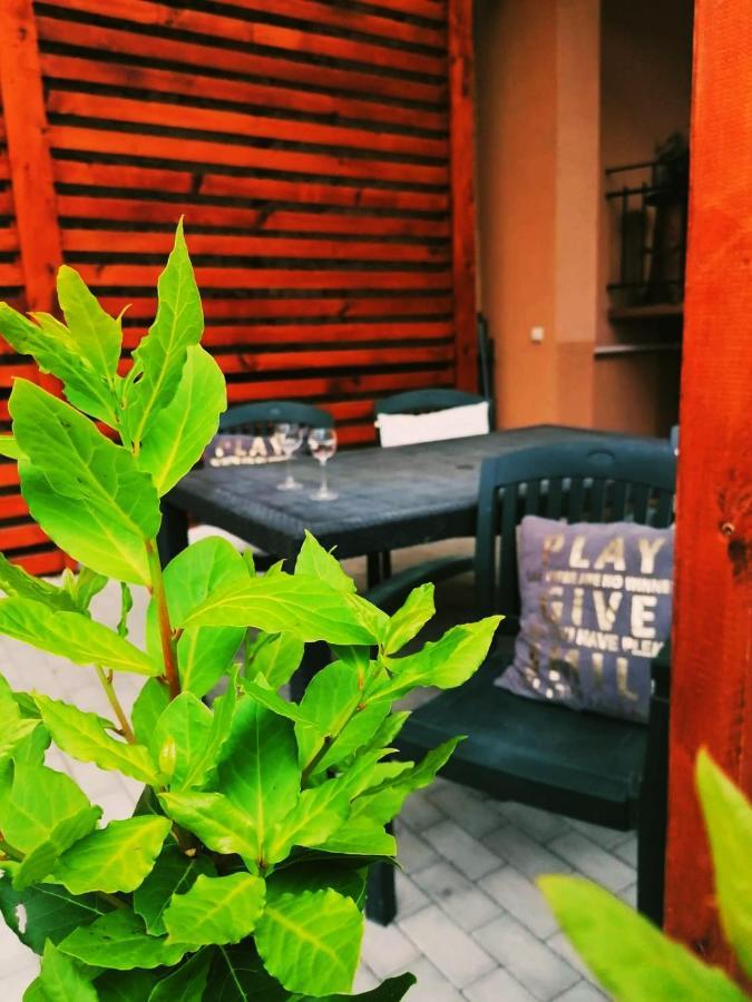 Apartmany Pri Auparku ปิเอชตานี ภายนอก รูปภาพ