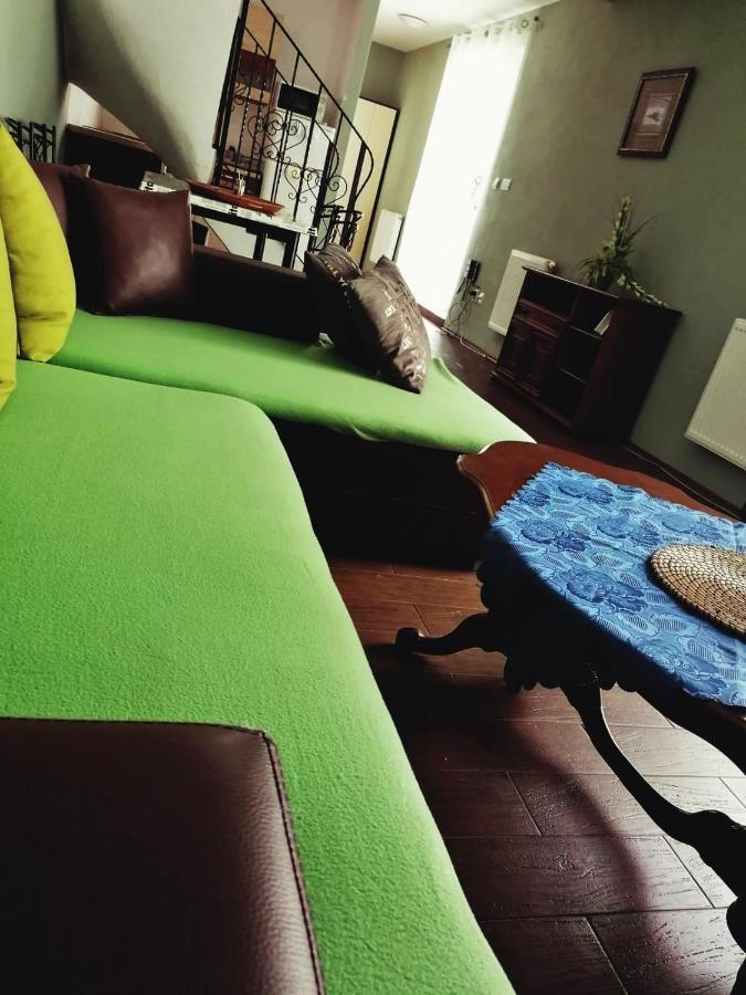 Apartmany Pri Auparku ปิเอชตานี ภายนอก รูปภาพ