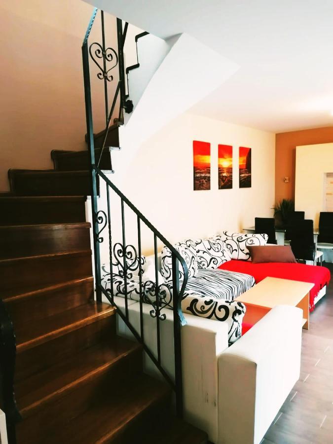 Apartmany Pri Auparku ปิเอชตานี ภายนอก รูปภาพ