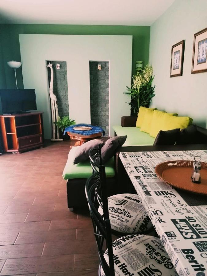 Apartmany Pri Auparku ปิเอชตานี ภายนอก รูปภาพ