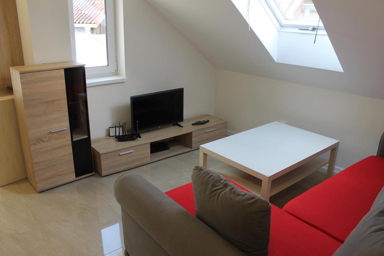 Apartmany Pri Auparku ปิเอชตานี ภายนอก รูปภาพ