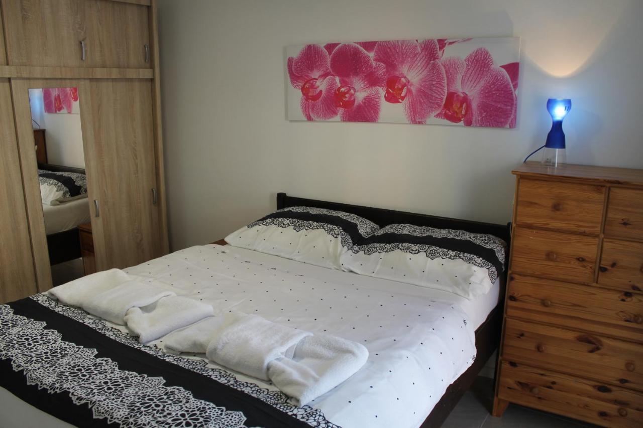 Apartmany Pri Auparku ปิเอชตานี ภายนอก รูปภาพ
