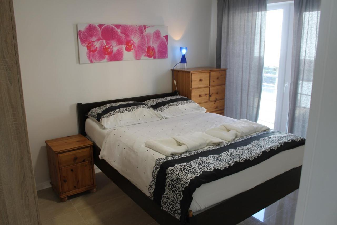 Apartmany Pri Auparku ปิเอชตานี ภายนอก รูปภาพ