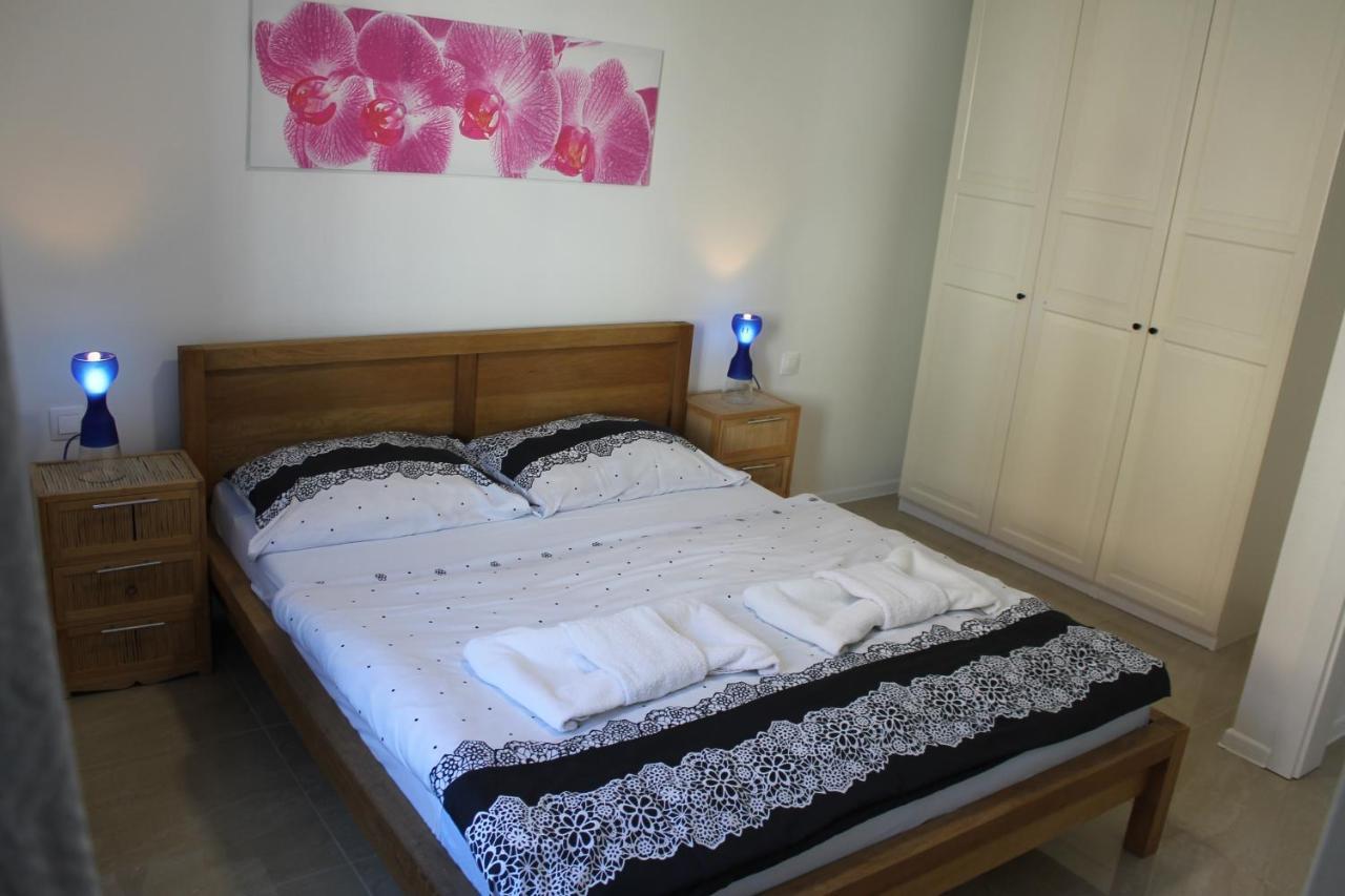 Apartmany Pri Auparku ปิเอชตานี ภายนอก รูปภาพ