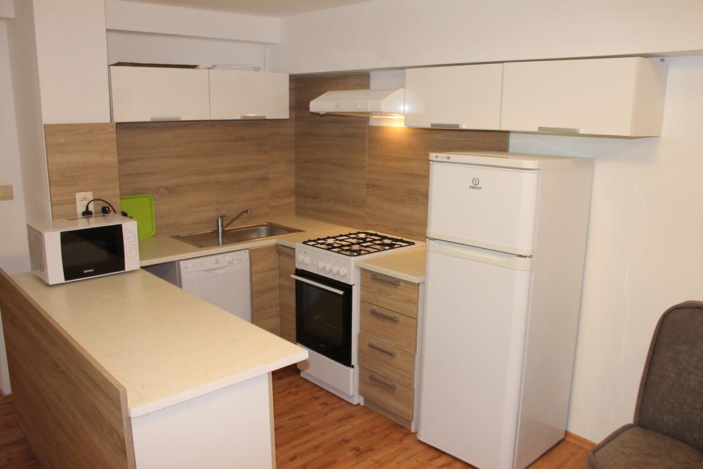 Apartmany Pri Auparku ปิเอชตานี ภายนอก รูปภาพ