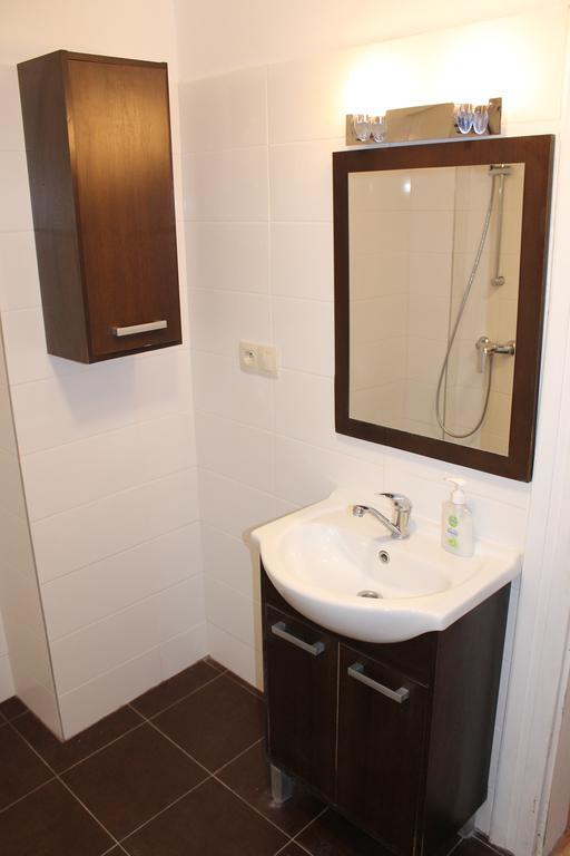 Apartmany Pri Auparku ปิเอชตานี ภายนอก รูปภาพ