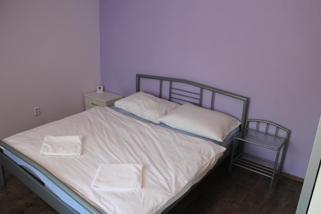 Apartmany Pri Auparku ปิเอชตานี ภายนอก รูปภาพ