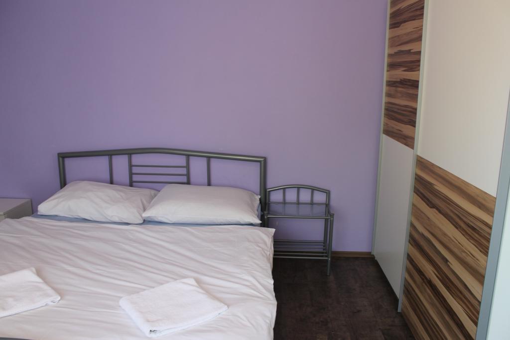 Apartmany Pri Auparku ปิเอชตานี ภายนอก รูปภาพ